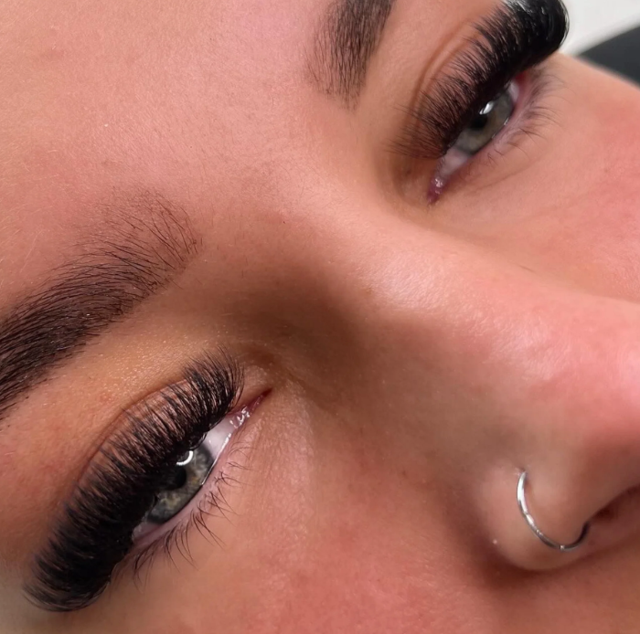 The Difference Between A Clean Lash Set And A Messy Lash Set