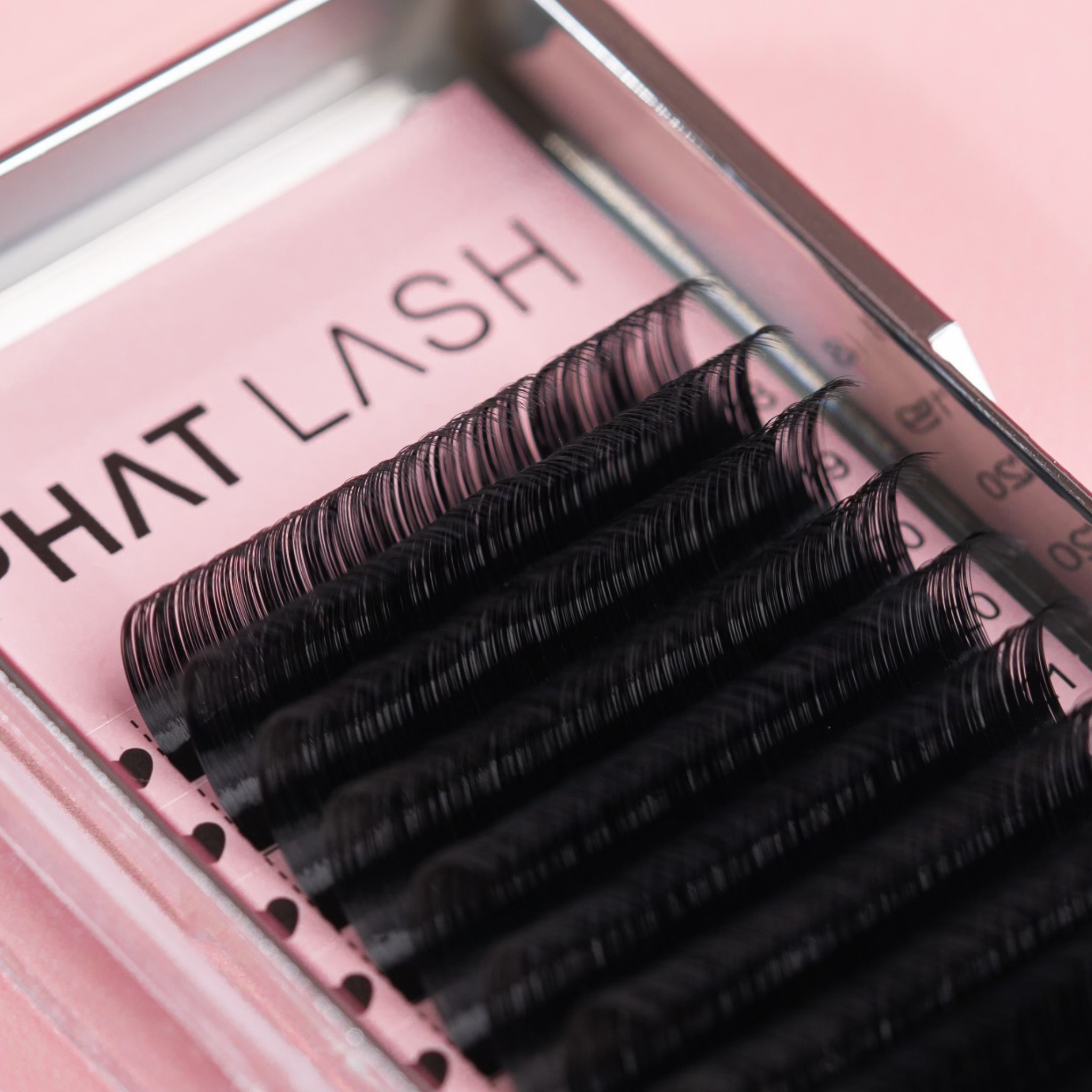 extra long lashes, long lashes